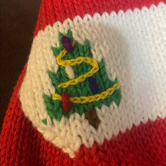 Vintage Red Christmas Tree Sweater - hand loomed in Peru - Picture 7 of 9